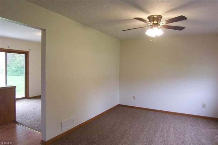 Building Photo - 888 E Caston Rd