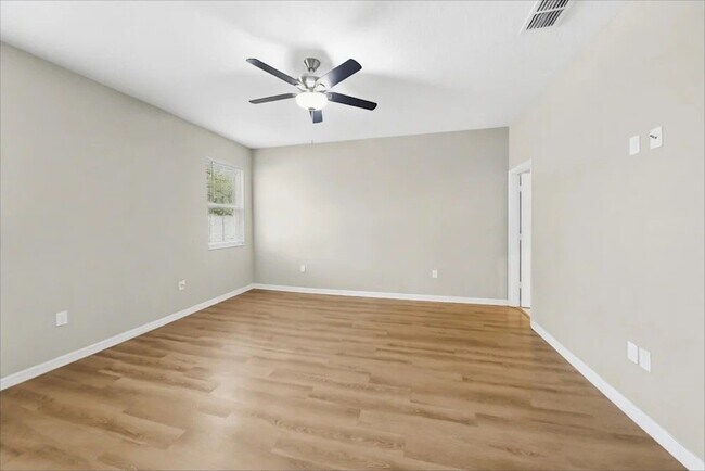 Building Photo - 14237 Seranoa Dr