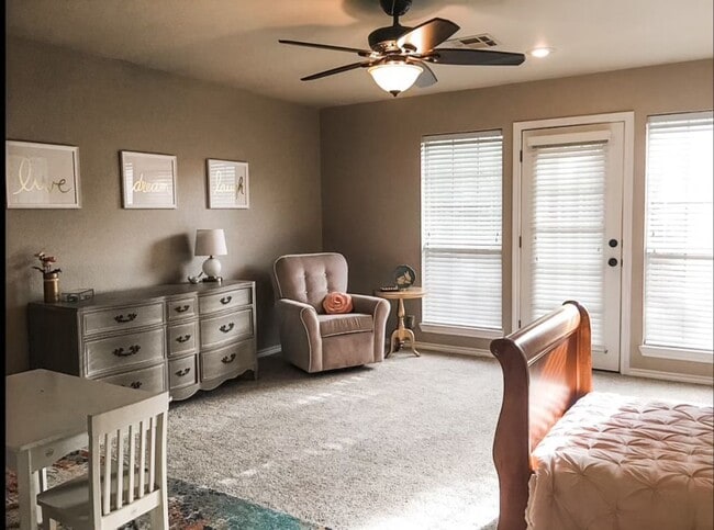 Building Photo - Mill Creek Executive Home Overlooking Golf Course at 17th Tee