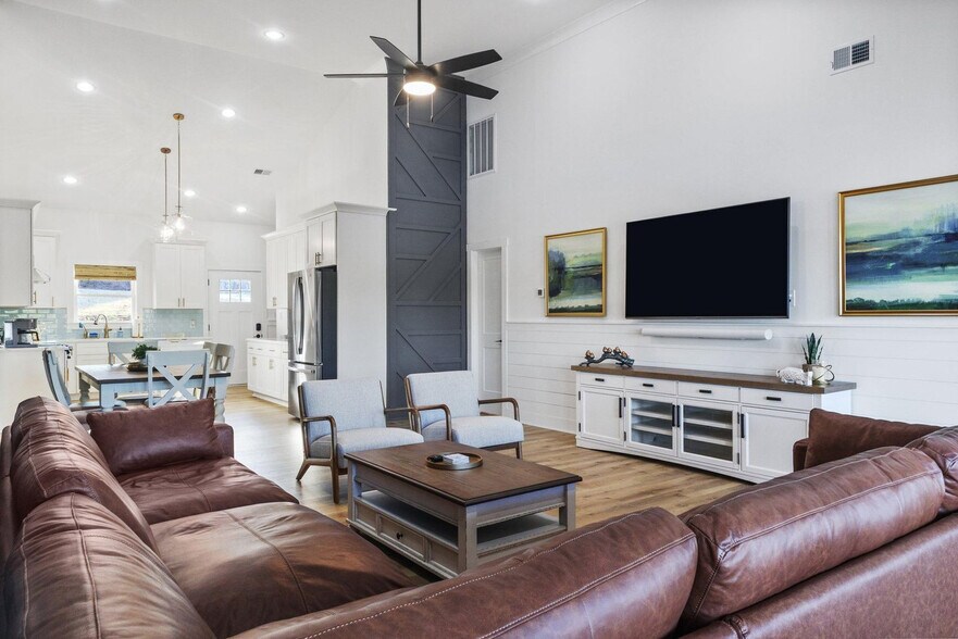 Building Photo - 93 Snyder Dr