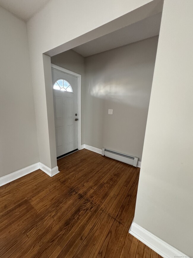 Building Photo - 30 Milford St