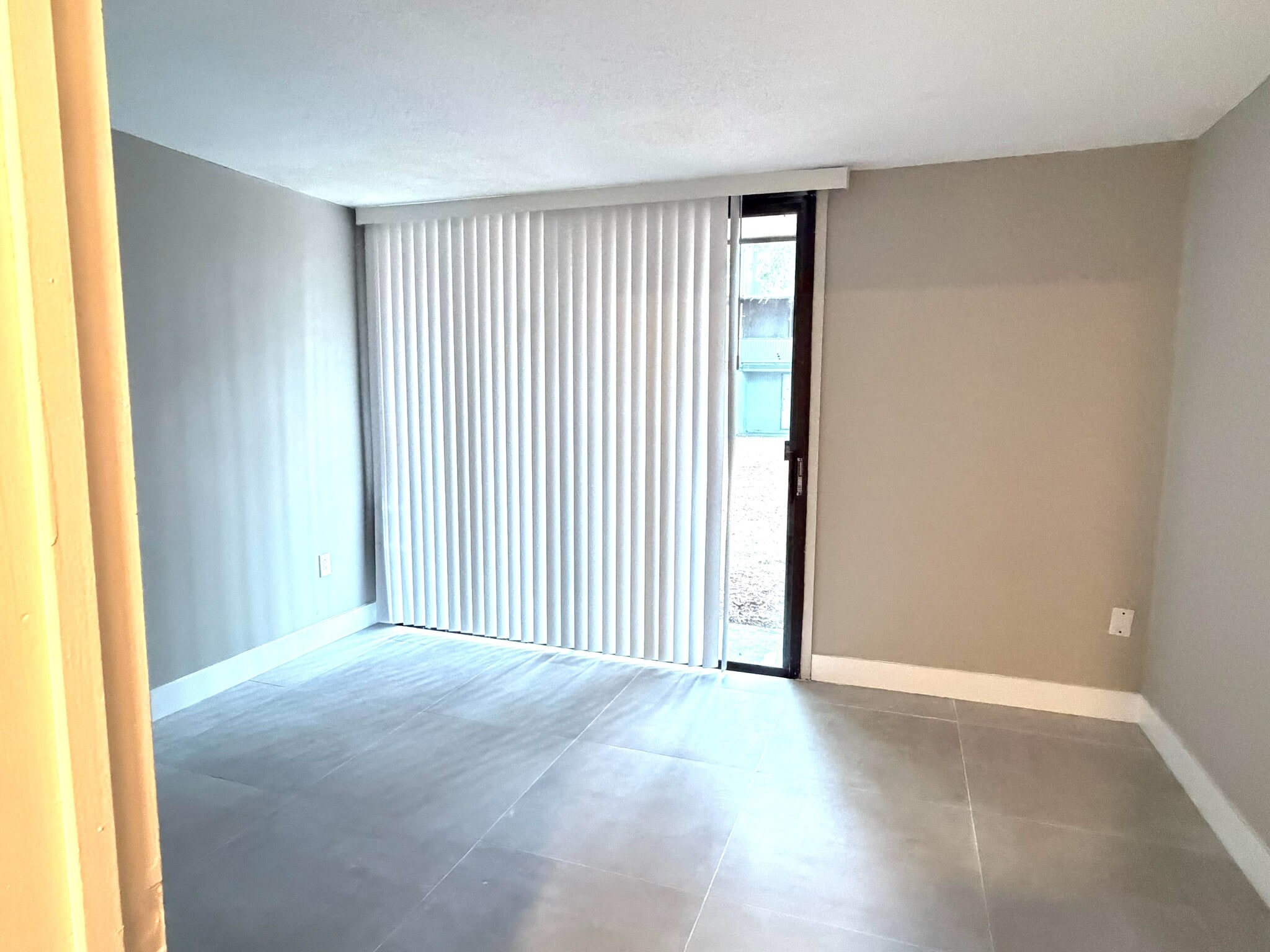 Building Photo - 701 SW 75th St