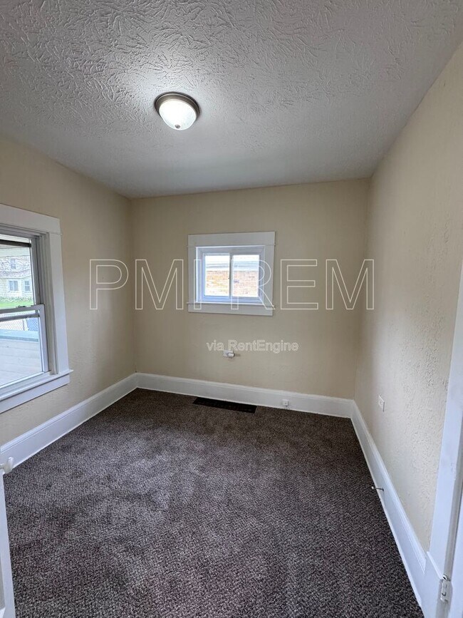 Building Photo - 1855 Flint Ave