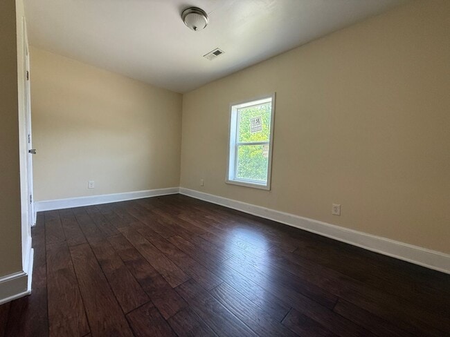 Building Photo - Two Bedroom/Two Bath for Rent