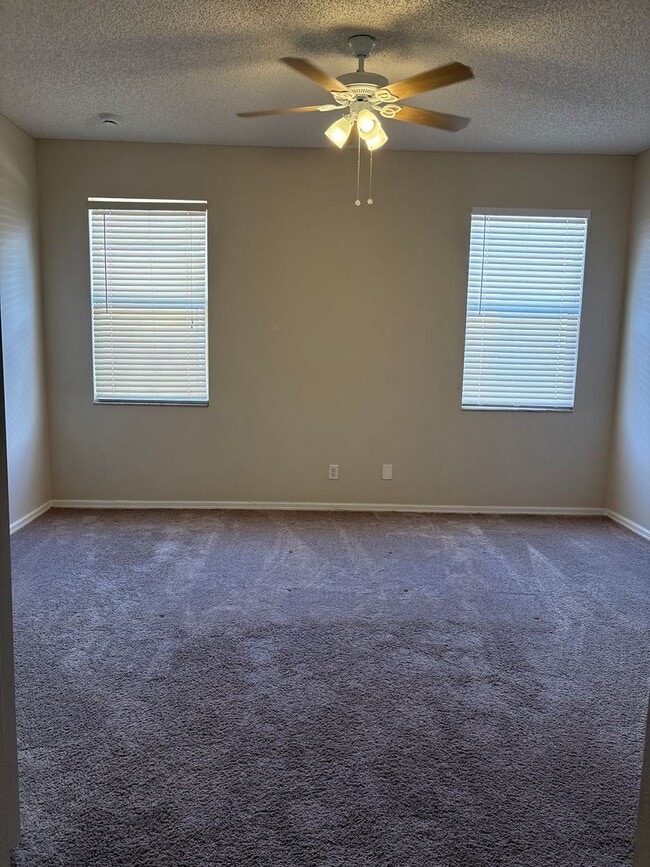 Building Photo - Spacious 4-Bedroom, 2-Bathroom Home for Re...