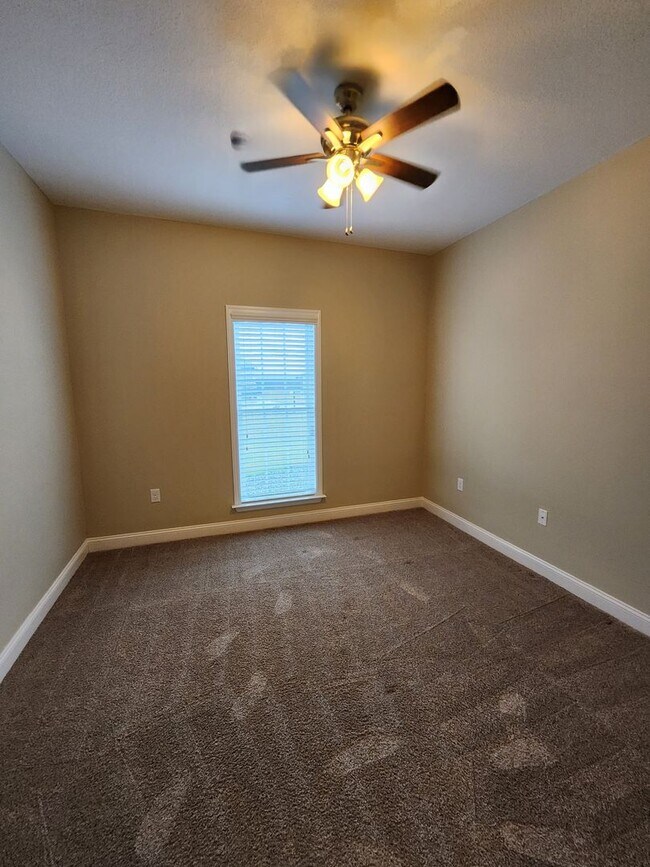 Building Photo - Stylish 3-Bedroom Home with Luxurious Features and Community Perks in Valdosta, GA