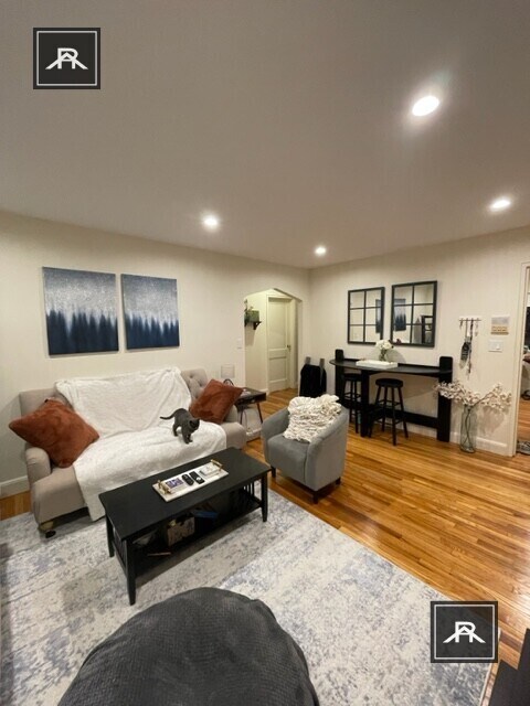 Building Photo - 32 Harvard Ave