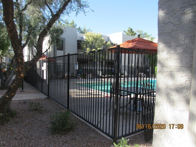 Building Photo - 8020 E Thomas Rd