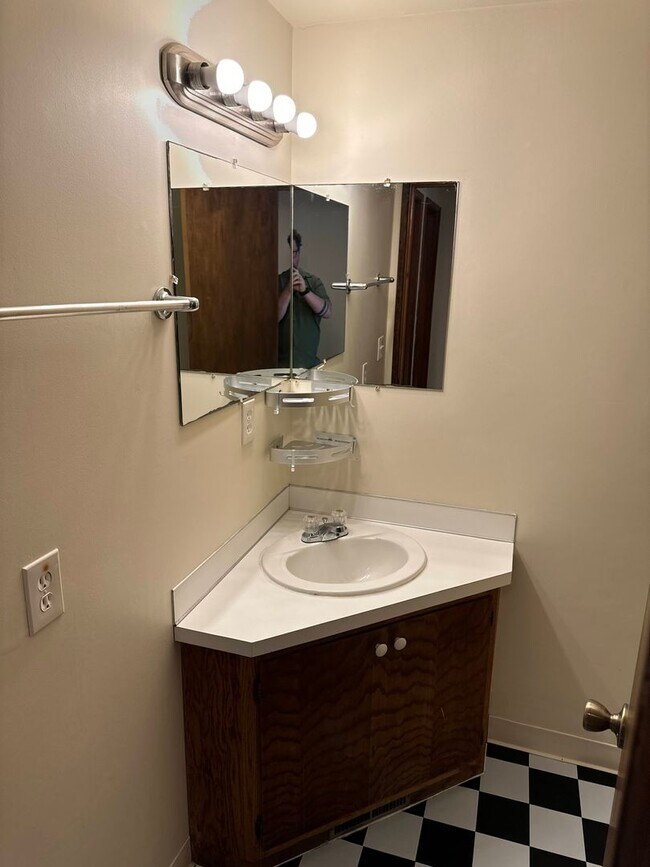 Building Photo - Terrific 3 Bedroom, 2 Bathroom in South Eugene
