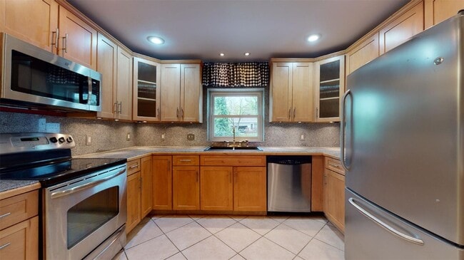 Building Photo - 31 S Tealwood Dr