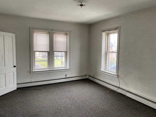Building Photo - 74 S Main St