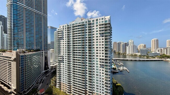 Building Photo - 1155 Brickell Bay Dr