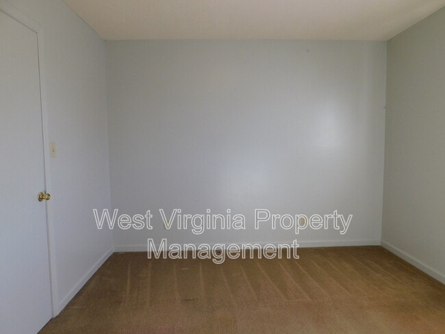 Building Photo - 219 Cardinal Wy