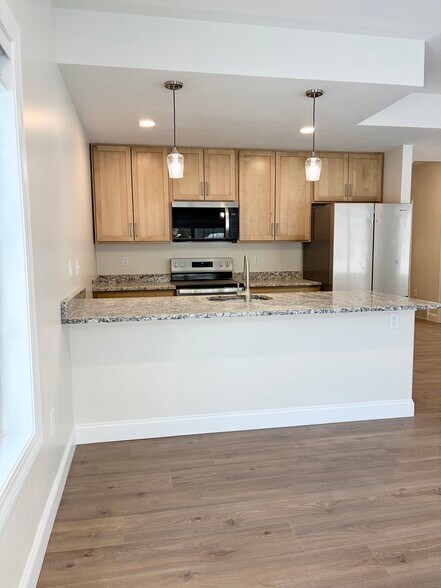 Building Photo - 122 Memphis St