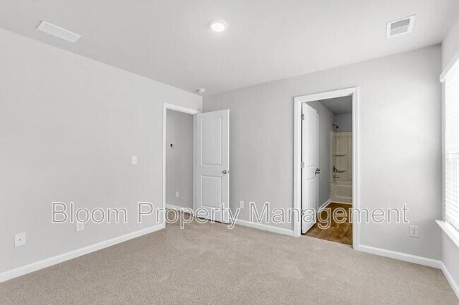Building Photo - 159 Spencer Cir