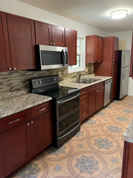 Building Photo - 720 Ohio Pike