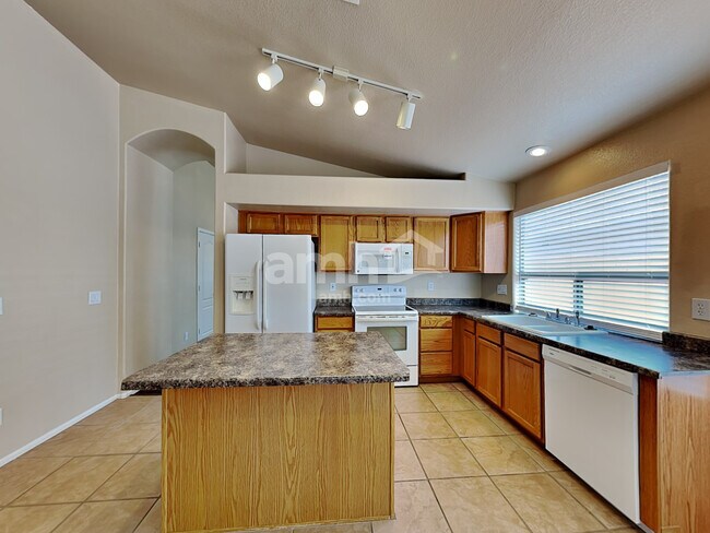 Building Photo - 16151 W Latham St