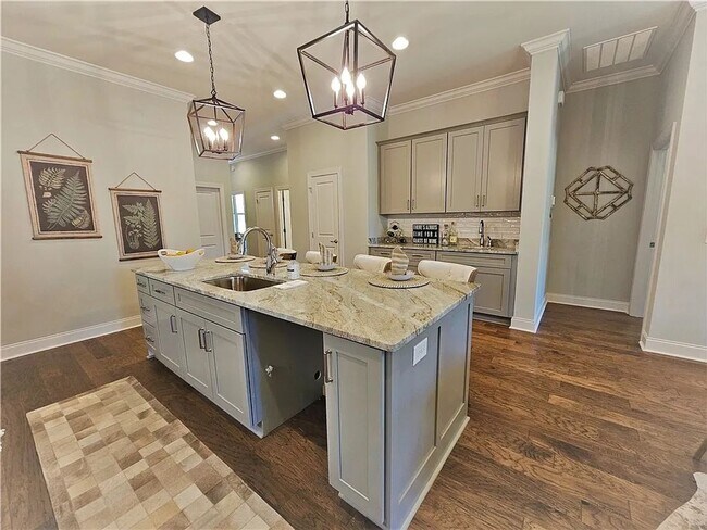 Building Photo - 3175 Crestmont Ct