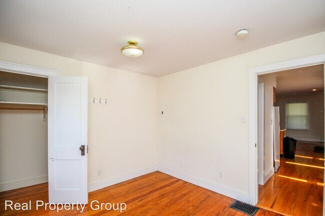 Building Photo - 1410 Anthony St