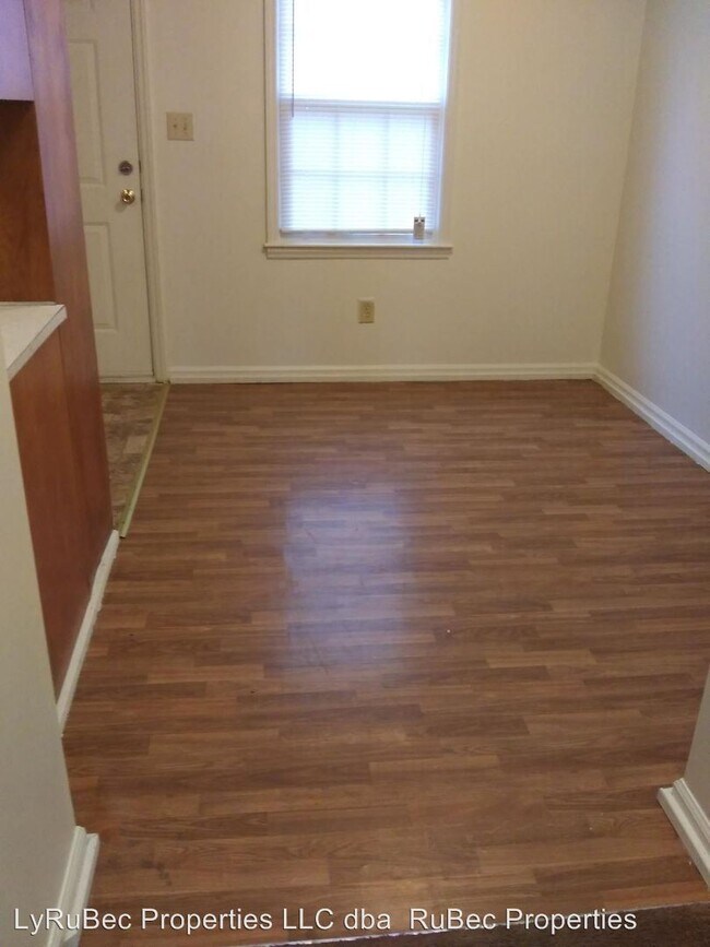 Building Photo - 915-915 Nottingham Dr