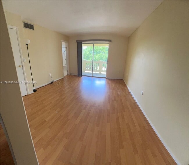 Building Photo - 8607 SW 137th Ave