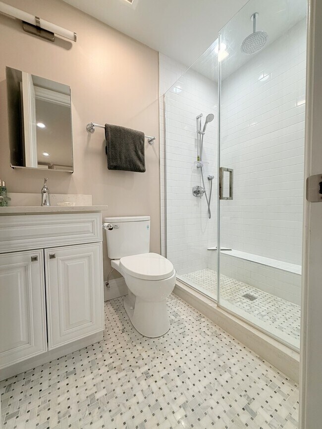 Building Photo - 3646 N Fremont St