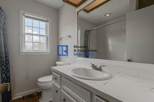 Building Photo - 35 Northtown Rd