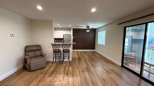 Building Photo - 1160 3rd Way
