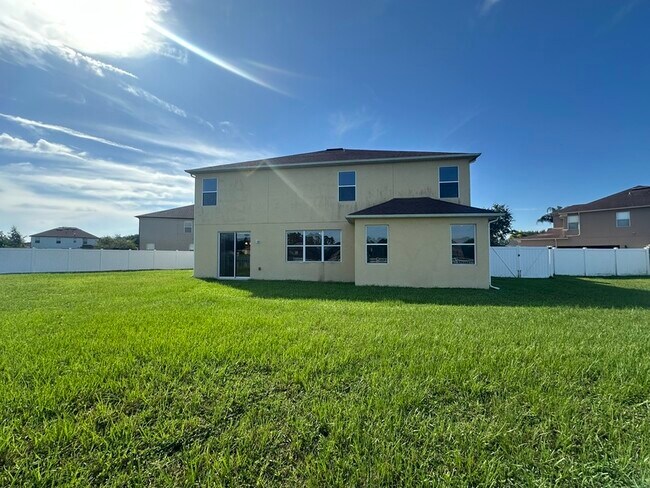 Building Photo - 2412 Country Pond Ct