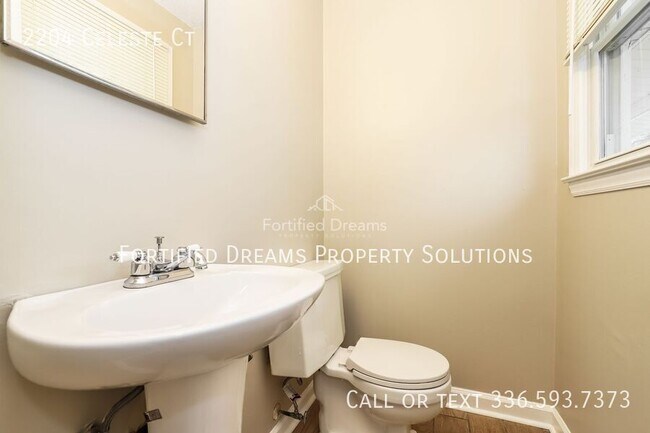 Building Photo - 2204 Celeste Ct
