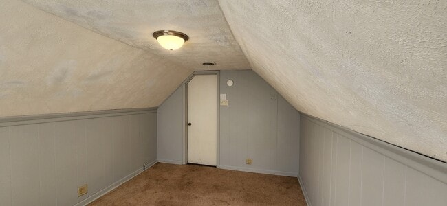 Building Photo - 115 E Conron Ave