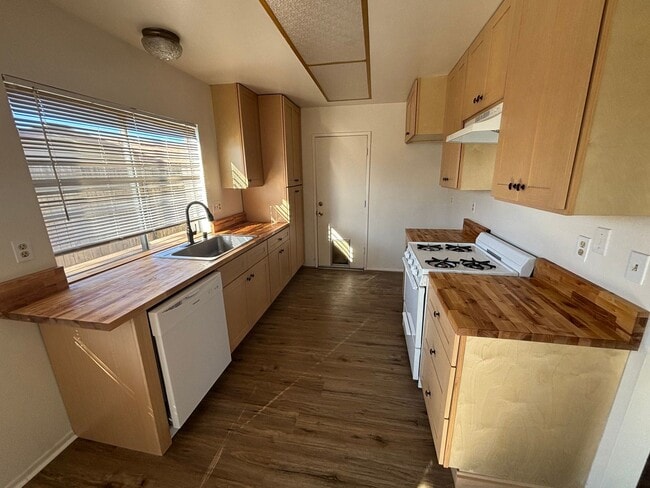 Building Photo - 274 Mountain View Dr