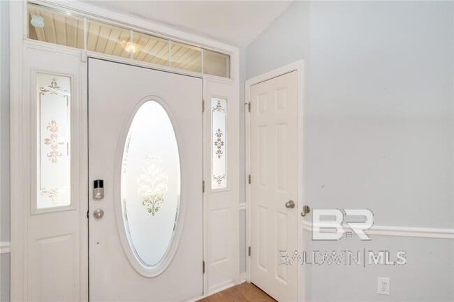 Building Photo - 30894 Pinyon Dr