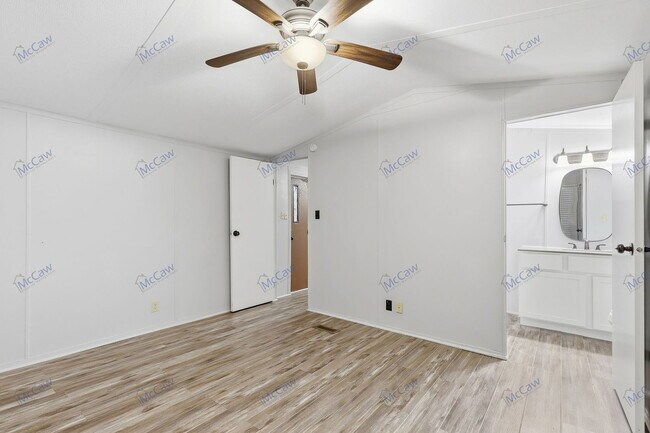 Building Photo - 6516 Blue Water Ct