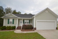 Building Photo - Highly desirable St Andrews subdiv. 3 bed,...