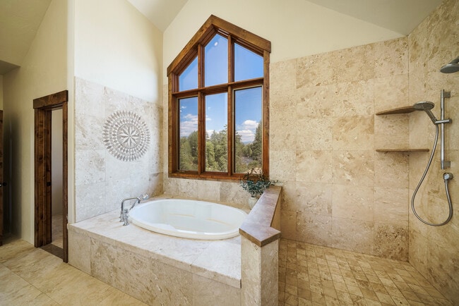 Building Photo - 35021 US-6