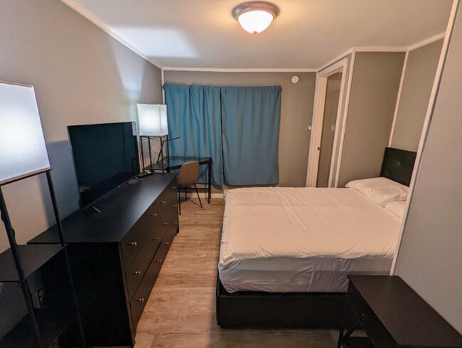 Building Photo - 39 Queen St