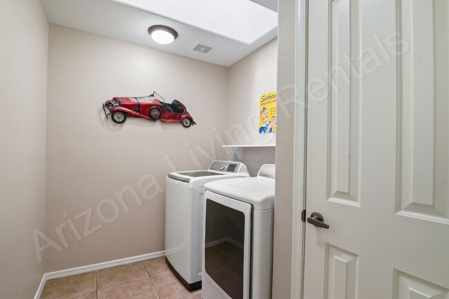 Building Photo - FURNISHED AVAILABLE APRIL 20th - SEPTEMBER 30th, 2026