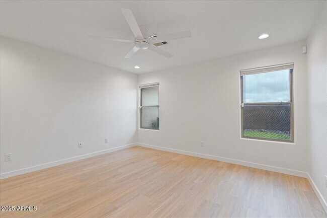 Building Photo - 21233 N 30th Ave