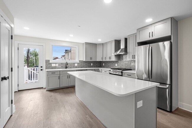 Building Photo - 3552 Warder St NW