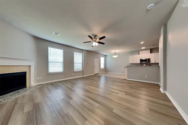 Building Photo - 6602 Albion Cresent Dr
