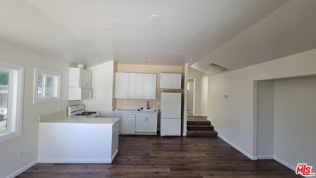 Building Photo - 7467 N Forbes Ave