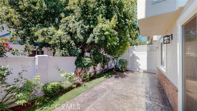 Building Photo - 1102 Slauson Ln