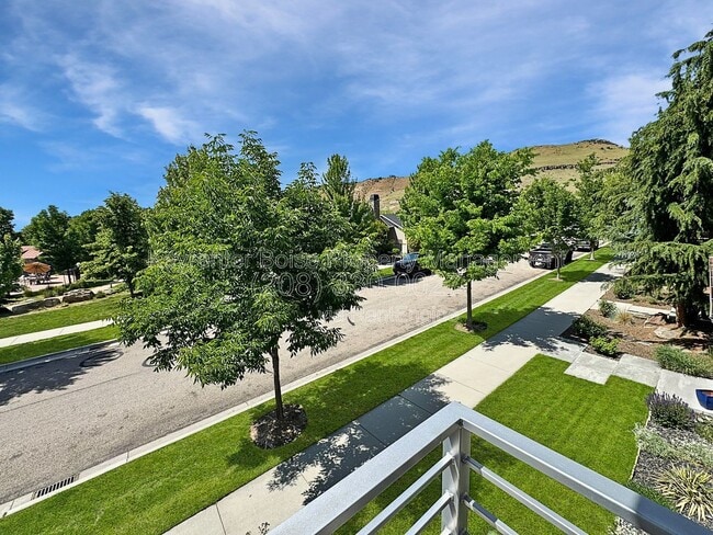 Building Photo - 2784 S Trailwood Way