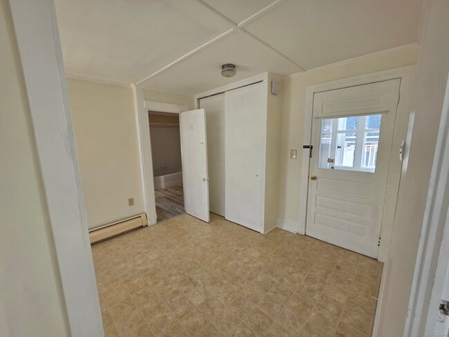 Building Photo - 110 Main St