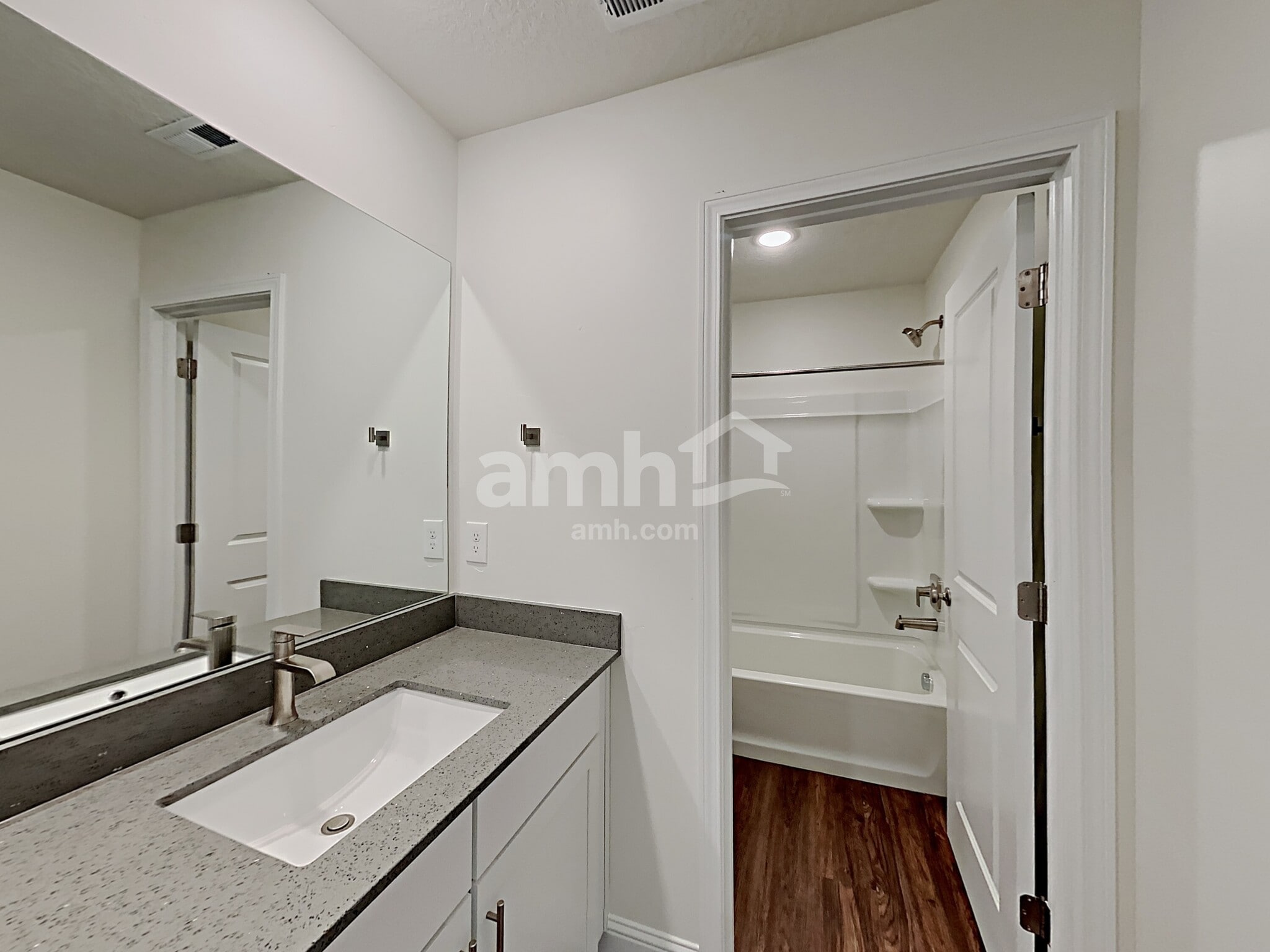 Building Photo - 1379 White St