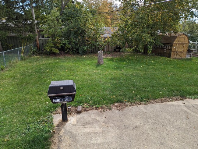 Building Photo - 2283 Grandview Dr