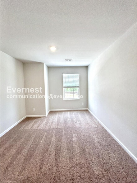 Building Photo - 2172 Willow Gln Dr