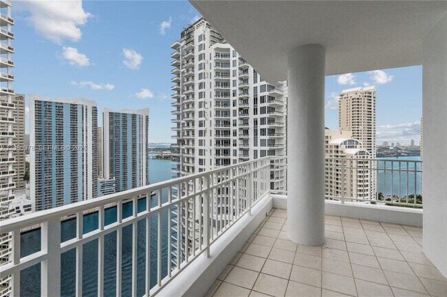 Building Photo - 801 Brickell Key Blvd