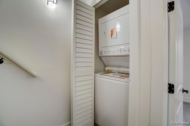 Building Photo - 3426 Primary St